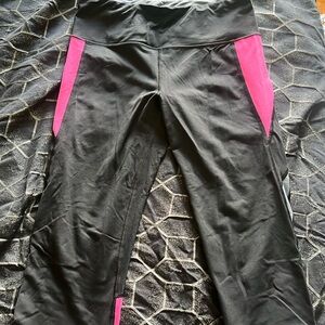 Victoria’s Secret VSX Sport Knockout Crop Athletic Black/Pink/Grey Pants Size M